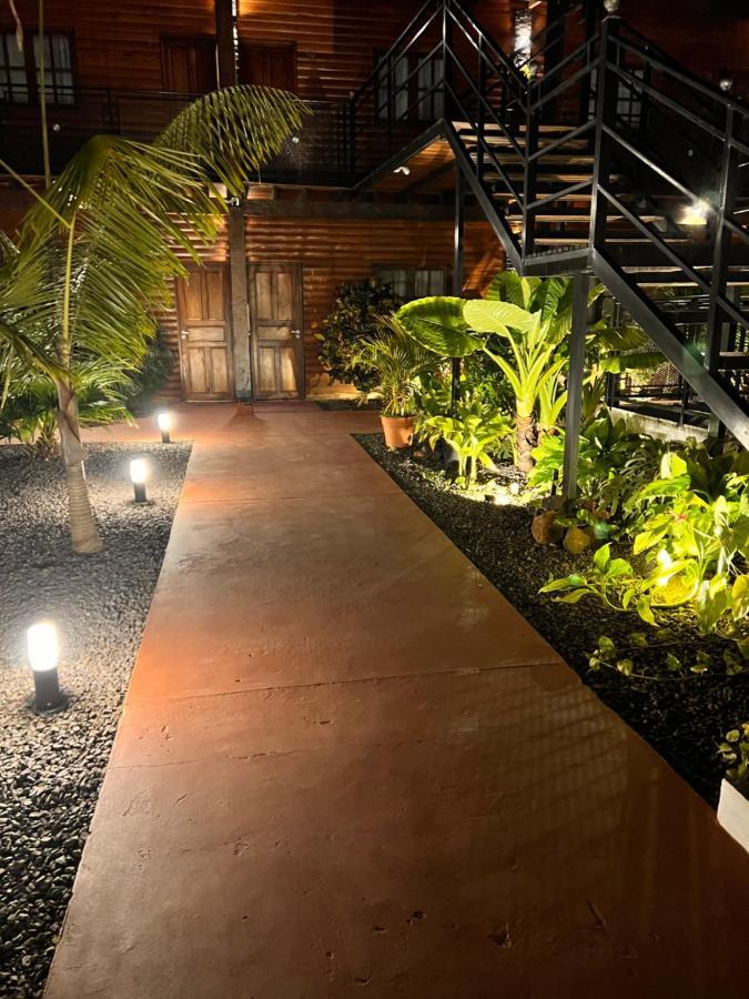 Alma Pura Hotel ปูแอร์โตอีกวาซู ภายนอก รูปภาพ