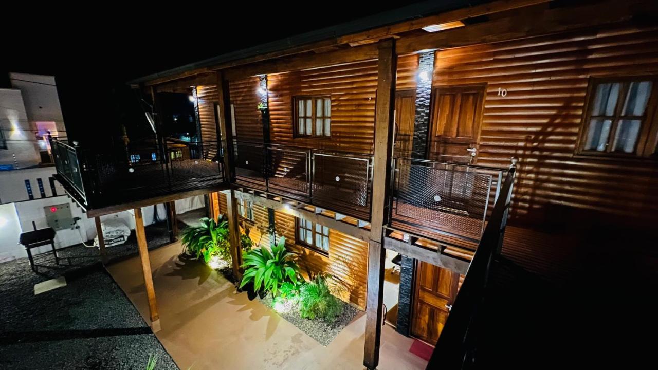 Alma Pura Hotel ปูแอร์โตอีกวาซู ภายนอก รูปภาพ